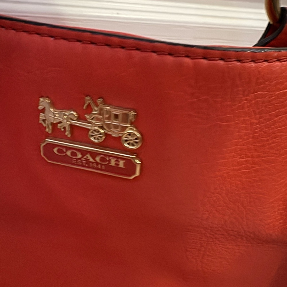 Red Leather Tote Bag - Picture 4 of 6